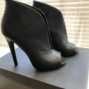 JUST FAB - PEEP TOE HIGH HEEL ANKLE BOOTIES.